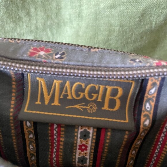 Vintage MaggiB Quilted Floral Two Compartment Belt Bag With Zipper Closures - Picture 4 of 8